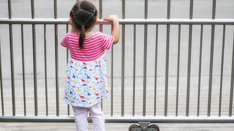 outdoor baby gates for decks
